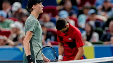 Υποκλίθηκε ξανά στον Σίνερ ο Τζόκοβιτς - «Αυτοκράτορας» στη Σανγκάη ο Ιταλός, 2-0 στον τελικό - Βίντεο 