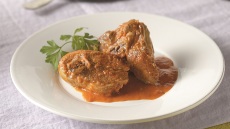 Κατσικάκι κοκκινιστό κατσαρόλας