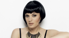 Ariana Savalas: Η κόρη του «Κότζακ» είναι burlesque icon