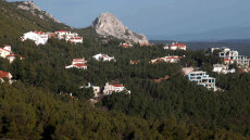 Εκτός σχεδίου δόμηση: Έρχεται ρύθμιση με αλλαγές - Βγαίνει η δουλεία διόδου από το σχέδιο της κυβέρνησης