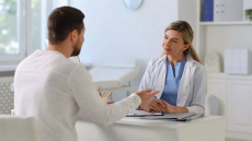 Καρκίνος παχέος εντέρου: 10 πράγματα που θα πρέπει να γνωρίζετε για τον δωρεάν προσυμπτωματικό έλεγχο