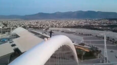 Ομάδα νεαρών ανέβηκε στο στέγαστρο του Καλατράβα και κοιμήθηκε ένα βράδυ μέσα σε αυτό - Δείτε βίντεο