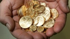 Χρυσός: Αγοράζουν οι Έλληνες μετά το «ράλι» της χρυσής λίρας - Πόσο έχει αυξηθεί η τιμή της