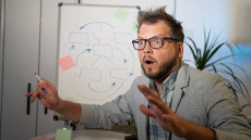 Ήταν «τεχνητός» ο τυφώνας Μίλτον; Τι φοβούνται πραγματικά όσοι πιστεύουν σε θεωρίες συνωμοσίας