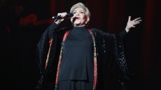 Μαρινέλλα: Τραγουδάει στο δωμάτιο του νοσοκομείου, είπε η Ματίνα Παγώνη