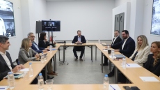 Μίνι συνέδρια και πιο μαχητική αντιπολίτευση στη στρατηγική του ΠΑΣΟΚ 