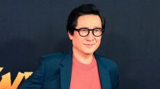 Τζόναθαν Κι Κουάν: Ο ηθοποιός στον πρώτο του πρωταγωνιστικό ρόλο - Δείτε το τρέιλερ του «Love Hurts»