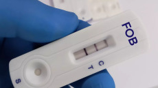 Καρκίνος παχέος εντέρου: Πάνω από 1.000 τα θετικά δείγματα – Αναλυτικές οδηγίες για την εκτέλεση του self-test