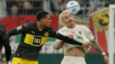 Bundesliga: Νέο «κάζο» της Ντόρτμουντ, ηττήθηκε 2-1 με ανατροπή από την Άουγκσμπουργκ - Δείτε τα γκολ