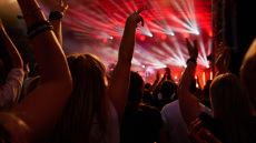 Λεωφόρος Βουλιαγμένης: Τα παιδιά κατέρρευσαν σε λίγη ώρα - «Σε κωματώδη κατάσταση βγήκε η κόρη μου από το club»