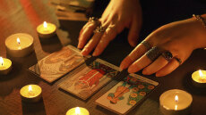 Κύπρος: Από κόκκαλα αλεπούς μέχρι νεκροκεφαλή με φίδια και τράπουλα ταρώ στην αποθήκη κατηγορούμενης για μαγεία