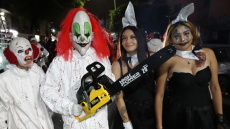 Μεξικό: Μην βγαίνετε μασκαρεμένοι για το Χαλοουίν, για να μην σας περάσουν για εγκληματίες