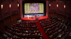 Τι είδαμε στην ταινία «Maria» με θέμα τη ζωή της Μαρίας Κάλλας