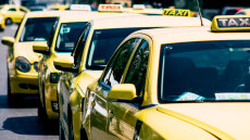 Χειρόφρενο για 48 ώρες τραβούν τα ταξί στις 5 και 6 Νοεμβρίου - Τι ζητάει ο ΣΑΤΑ