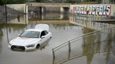 Σε κόκκινο συναγερμό για ισχυρές βροχοπτώσεις η Καταλονία - Φόβοι για πλημμύρες