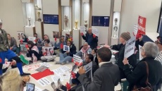 Γαλλία: Ακτιβιστές υπέρ της Παλαιστίνης εισέβαλαν στην ποδοσφαιρική ομοσπονδία για να διαμαρτυρηθούν για τον αγώνα με το Ισραήλ