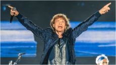 Μικ Τζάγκερ: Στηρίζει δημόσια την Κάμαλα Χάρις