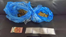 Κάλυμνος: 29χρονος τραυμάτισε αστυνομικό όταν προσπάθησε να τον ελέγξει - Είχε κρύψει μισό κιλό κάνναβης στο μηχανάκι του