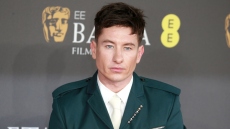 Μπάρι Κιόγκαν: Επιβεβαίωσε ότι δεν χρησιμοποίησε προσθετικά για τη διάσημη γυμνή σκηνή στο Saltburn