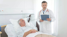 Καρκίνος προστάτη: Όσα πρέπει να ξέρουμε για την 2η συχνότερη κακοήθεια στους άνδρες – Τροφές και συνήθειες που προστατεύουν