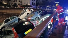 Ισπανία: Καταιγίδα σάρωσε τη Χιρόνα - Παρασύρθηκαν δεκάδες αυτοκίνητα - Δείτε βίντεο