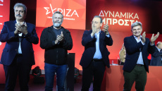 ΣΥΡΙΖΑ: Καταγγέλλει σχέδιο της διαπλοκής και αποστασία - «Θέλουν να μας βγάλουν από αξιωματική αντιπολίτευση»