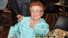 Βέφα Αλεξιάδου: Τελέστηκε το μνημόσυνο για τον έναν χρόνο από τον θάνατό της - Απούσες οι εγγονές της, λέει φίλη της μαγείρισσας