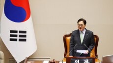 Νότια Κορέα: Γλίτωσε την καθαίρεση ο πρόεδρος Γιουν για τον στρατιωτικό νόμο - Πώς μποϊκοτάρισε την ψηφοφορία το κυβερνών κόμμα