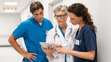 Ασφαλιστικές εταιρείες: Αρχίζουν να «ψαλιδίζουν» τις αυξήσεις στα συμβόλαια υγείας