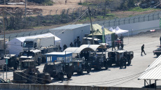 Το Ισραήλ ξεμπλοκάρει την απελευθέρωση Παλαιστίνιων κρατούμενων - Δύο λεωφορεία αναχώρησαν από τις φυλακές Όφερ