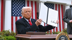 Δασμοί Τραμπ: Περιορισμένες οι άμεσες επιπτώσεις στην Ελλάδα, λέει το Ελληνοαμερικανικό Εμπορικό Επιμελητήριο