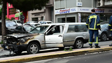  Νεκροφόρα τυλίχθηκε στις φλόγες στη λεωφόρο Συγγρού - Απομάκρυναν το φέρετρο, δείτε βίντεο 