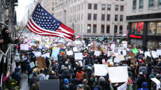Οι ΗΠΑ τιμούν τη μνήμη του βουλευτή Τζον Λιούις: Πάνω από 1.600 διαδηλώσεις σήμερα κατά των πολιτικών της κυβέρνησης Τραμπ