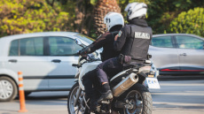 Ένοπλη ληστεία σε κατάστημα τυχερών παιχνιδιών στο Μαρκόπουλο - Απείλησε υπάλληλο και έκλεψε 20.000 ευρώ