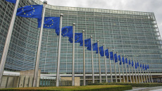 Η εμπιστοσύνη των Ευρωπαίων στην ΕΕ είναι στο υψηλότερο ποσοστό από το 2007
