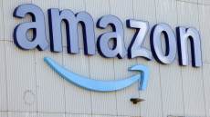 Η Amazon διαψεύδει ότι σχεδιάζει να αναγράφει το κόστος των δασμών Τραμπ στην πλατφόρμα της