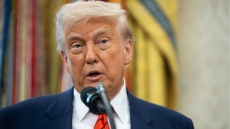 Ο Τραμπ καλεί Ινδία και Πακιστάν να σταματήσουν τις εχθροπραξίες: Θέλω να τα βρουν