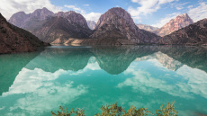 Η «κληρονομιά» του Μεγαλέξανδρου φτάνει ως το Τατζικιστάν: Η Αλεξάνδρεια η Εσχάτη, η λίμνη και οι απόγονοί του στο Παμίρ, την «στέγη του κόσμου»