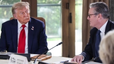 Ο Κιρ Στάρμερ θα συναντηθεί με τον Ντόναλντ Τραμπ στα τέλη Ιουλίου στη Σκωτία