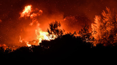 Καλύτερη η εικόνα του μετώπου της πυρκαγιάς στον Φενεό - Δύο συλλήψεις για εμπρησμό, έκαναν ηλεκτροσυγκόλληση μέσα στο δάσος