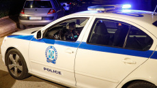 Ρομά εισέβαλαν με αυτοκίνητο σε εταιρεία στον Ασπρόπυργο - Εμβόλισαν αυτοκίνητο εταιρείας security για να διαφύγουν
