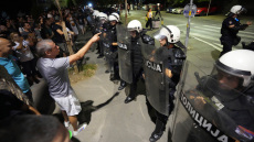 Πάνω από 50 συλλήψεις για τις διαδηλώσεις στη Σερβία για το Νόβι Σαντ - «Ήταν σαν εμφύλιος πόλεμος»
