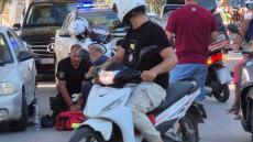 Ήρωας αστυνομικός έσωσε τη ζωή πολίτη που έχασε τις αισθήσεις του στη Σαντορίνη: Του έκανε ΚΑΡΠΑ επί 20 λεπτά - Τι λέει το ΕΚΑΒ 