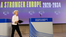 Politico: Τα πλουσιότερα κράτη της ΕΕ συναντώνται στη Βιέννη εν όψει της μάχης για τα €1,8 τρισ. του προϋπολογισμού της Ένωσης