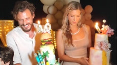 O Σταύρος Σβήγκος και η Γιολάντα Καλογεροπούλου γιόρτασαν μαζί τα γενέθλιά τους - Δείτε βίντεο