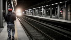 Ανεστάλη η σιδηροδρομική κυκλοφορία στο τμήμα Άνω Λιόσια – Ασπρόπυργος λόγω πυρκαγιάς 