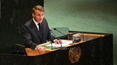 Ο Μακρόν ανακοίνωσε συνάντηση με τον Πεζεσκιάν για το πυρηνικό πρόγραμμα του Ιράν 