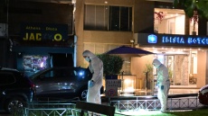 Βίντεο με τη στιγμή που ο δράστης αφήνει τον εκρηκτικό μηχανισμό στην είσοδο της ντισκοτέκ Jacky.Ο 
