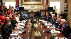 Στον «πάγο» οι Tomahawk μετά τη συνάντηση του Τραμπ με τον Ζελένσκι - Διαφώνησαν δημόσια για το αν ο Πούτιν θέλει να τελειώσει τον πόλεμο ή όχι