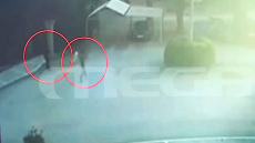 Φοινικούντα: Βίντεο από την πρώτη απόπειρα κατά του 68χρονου - Ο συνεργός, κρατώντας αεροβόλο, κυνηγά τον ιδιοκτήτη στο κάμπινγκ